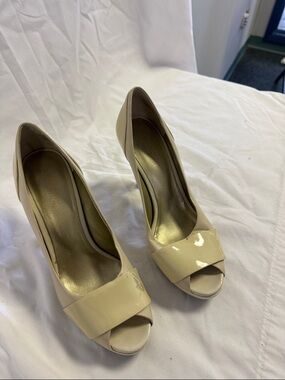 Kenneth Cole Nude Patent Peep-Toe Pumps